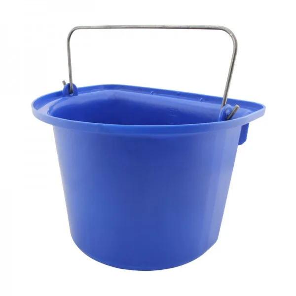 Krmilnik za konje z ročajem