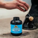 Prosojen lak za sijoča kopita Absorbine Varnish Supershine Clear - slika 2